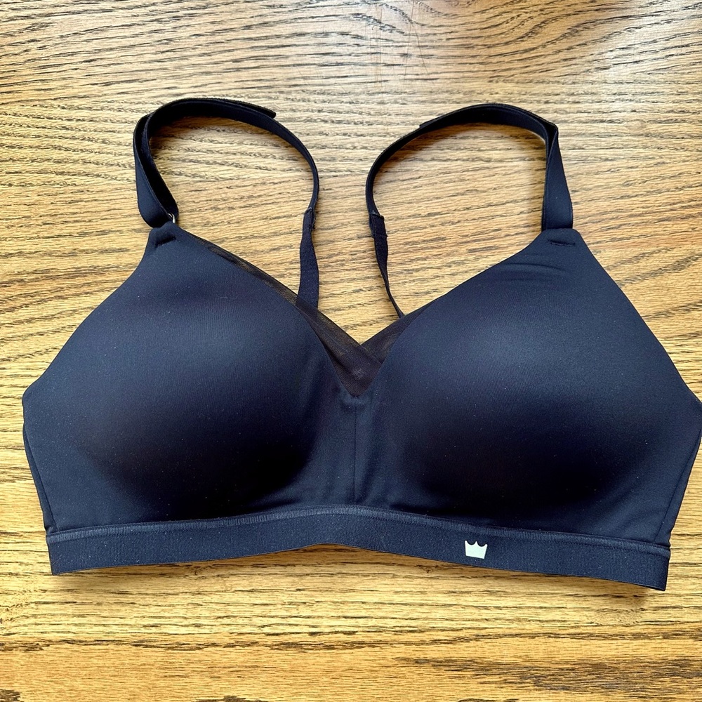 BRAND NEW Shefit Plunge bra, Black L
